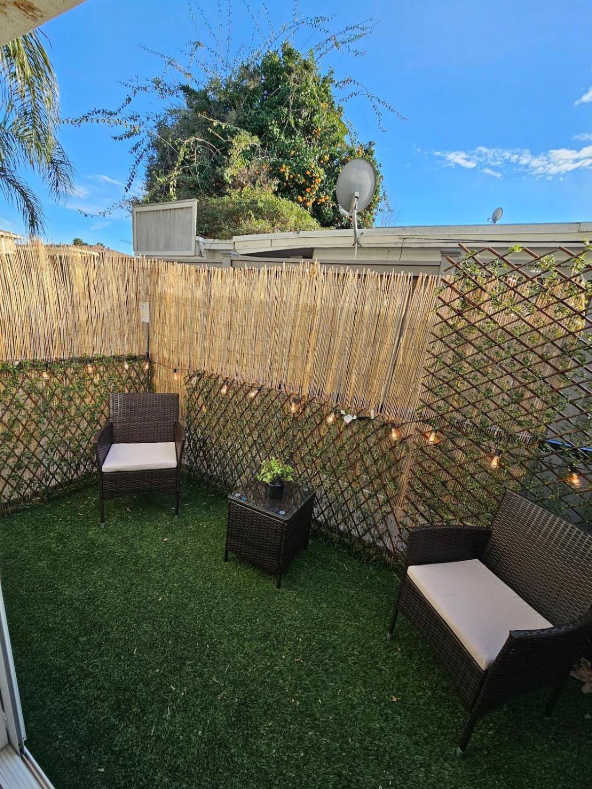 The Perfect In Culver Palms Patio And Parking Apartment Los Angeles
